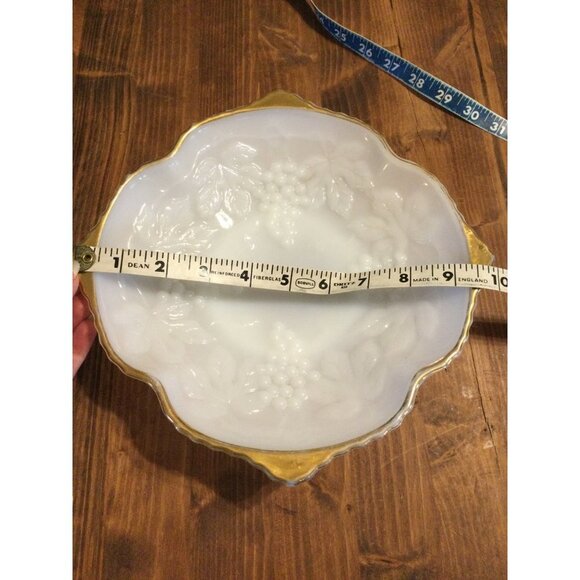 Anchor Hocking milk glass serving bowl fruit grapes white gold trim pedestal - Picture 9 of 11